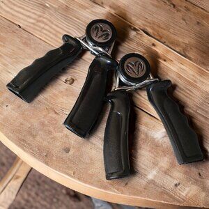 (2) HAND GRIPS FOR Work Out.  RAM Design